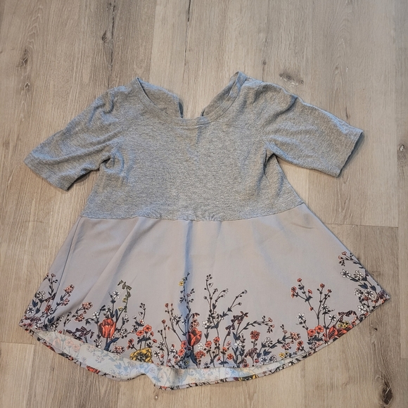 Anthropologie Moth Grey Peplum Floral Top - Picture 2 of 3